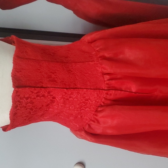 DAZZLING RED FIT N FLARE GOWN STRAPLESS LACE OVERLAY FULL ZIP BACK EMBROIDERED - Picture 14 of 16